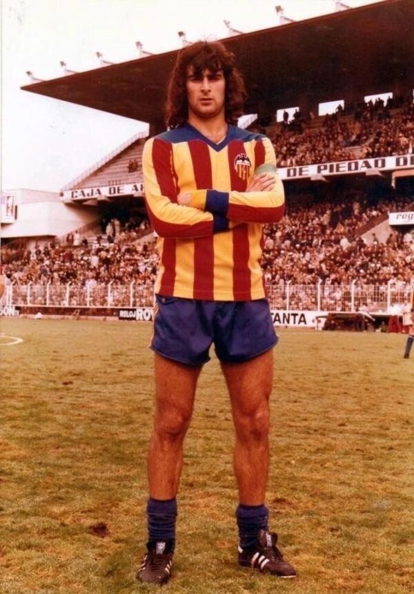 VALENCIA CF 1980/81 **KEMPES SPECIAL** NEW