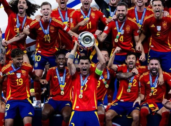 ESPAÑA EURO 2024 **CAMPEONES**