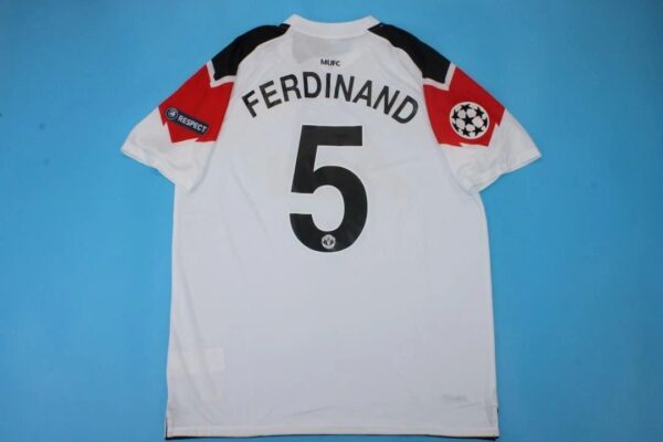 MANCHESTER UNITED 10-11