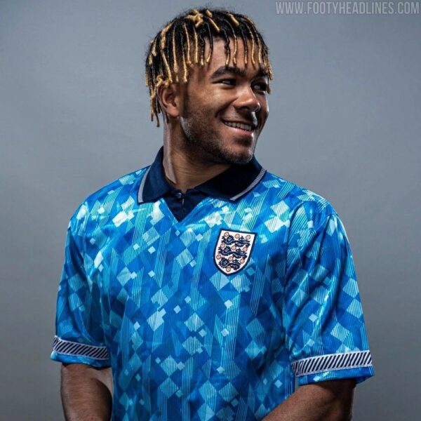 INGLATERRA 1990 **3º EQUIPACION**