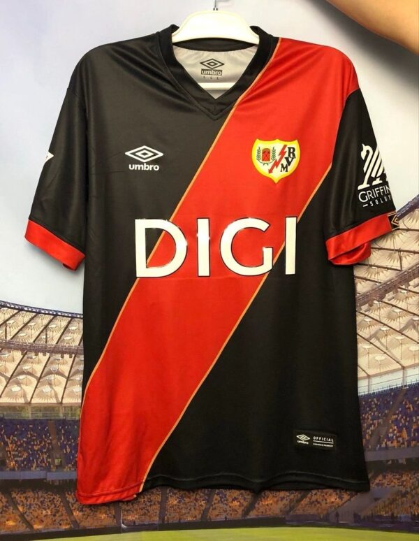 RAYO VALLECANO 2025/26 **PORTERO**