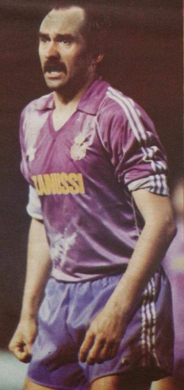 REAL MADRID 1982/83 VISITANTE **SPECIAL RETRO**