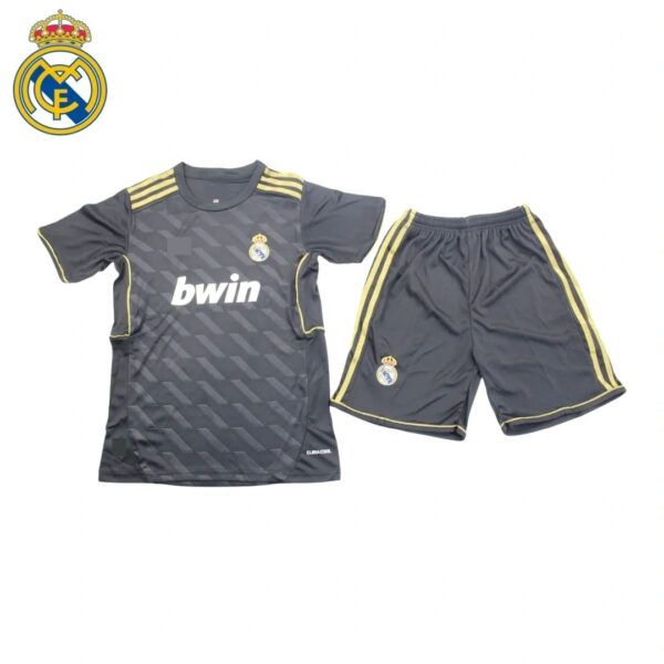 EQUIPACIÓN REAL MADRID 2011/12