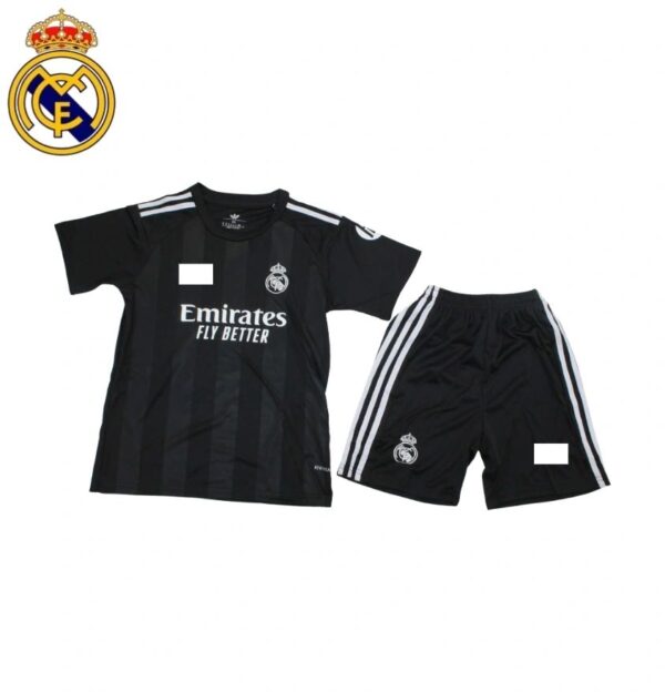 EQUIPACIÓN REAL MADRID 2025/26 **PORTERO**